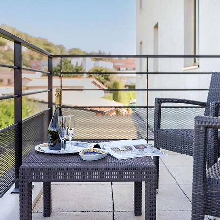 Best Western Hotel Des Barolles - Lyon Sud Бринье Екстериор снимка