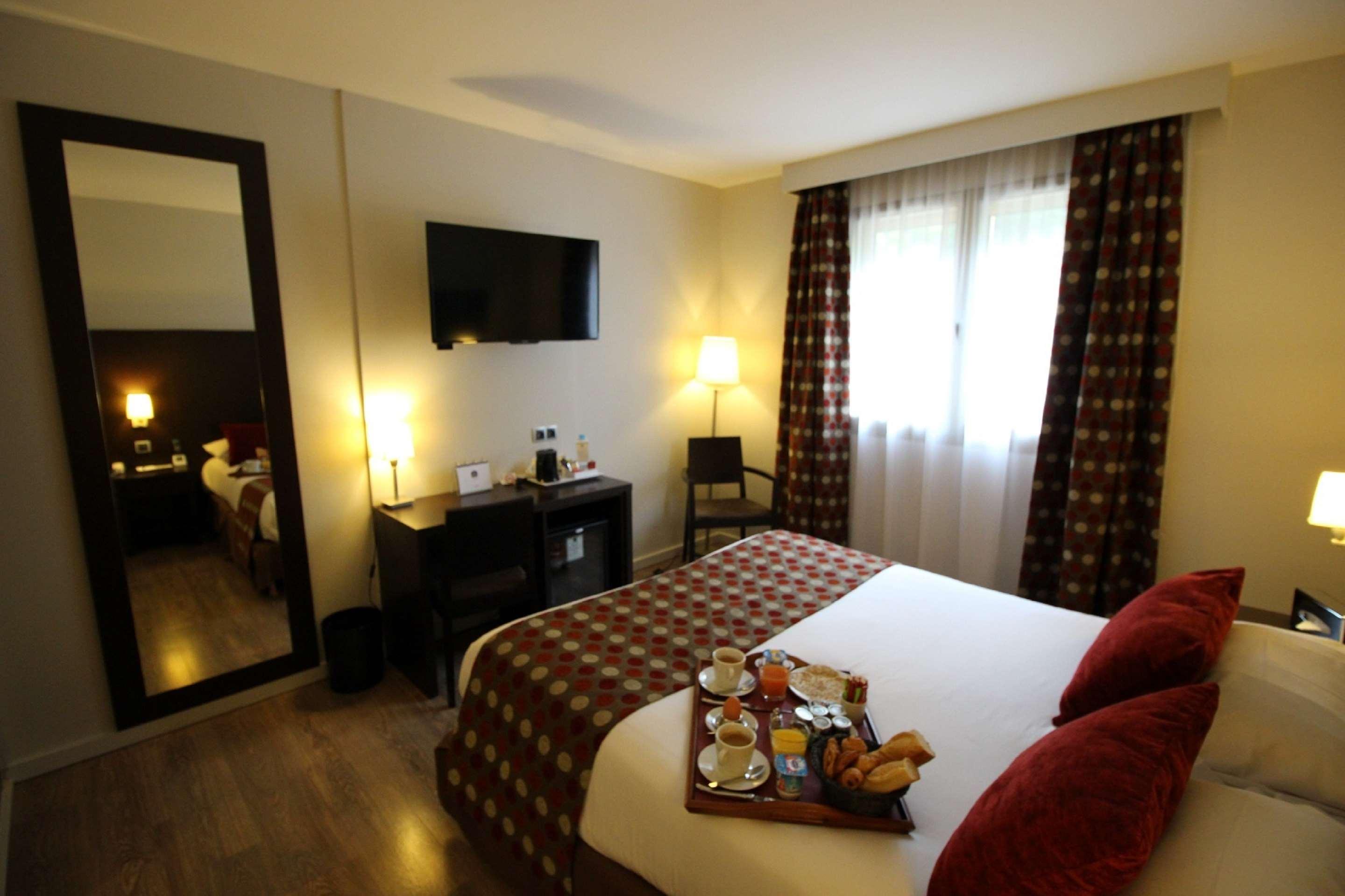 Best Western Hotel Des Barolles - Lyon Sud Бринье Екстериор снимка