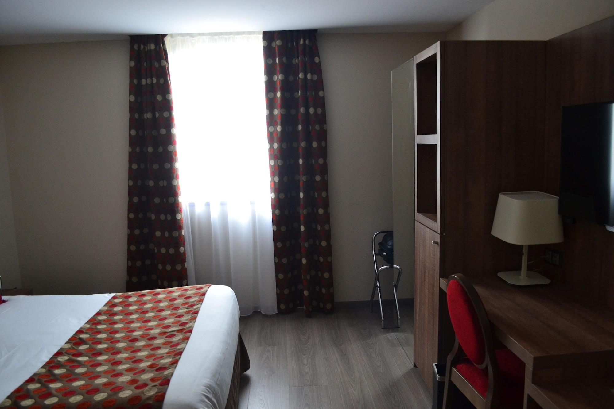 Best Western Hotel Des Barolles - Lyon Sud Бринье Екстериор снимка
