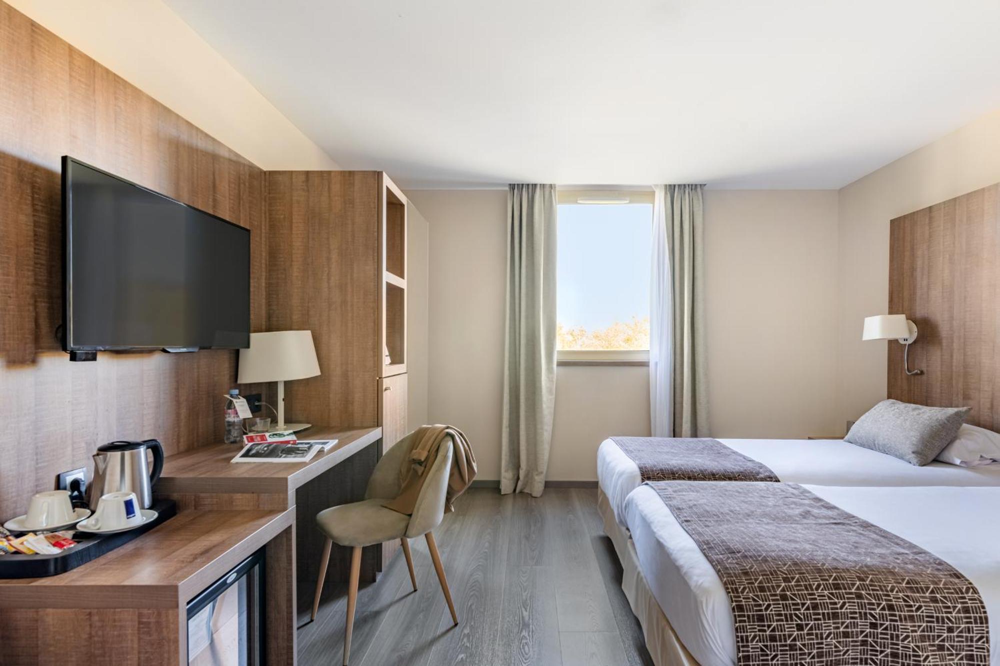 Best Western Hotel Des Barolles - Lyon Sud Бринье Екстериор снимка