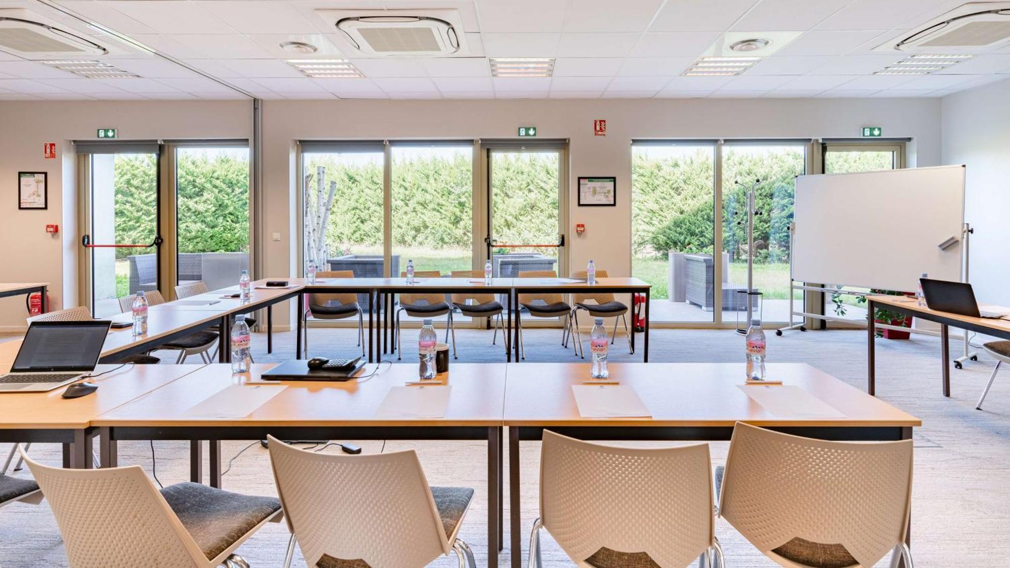 Best Western Hotel Des Barolles - Lyon Sud Бринье Екстериор снимка