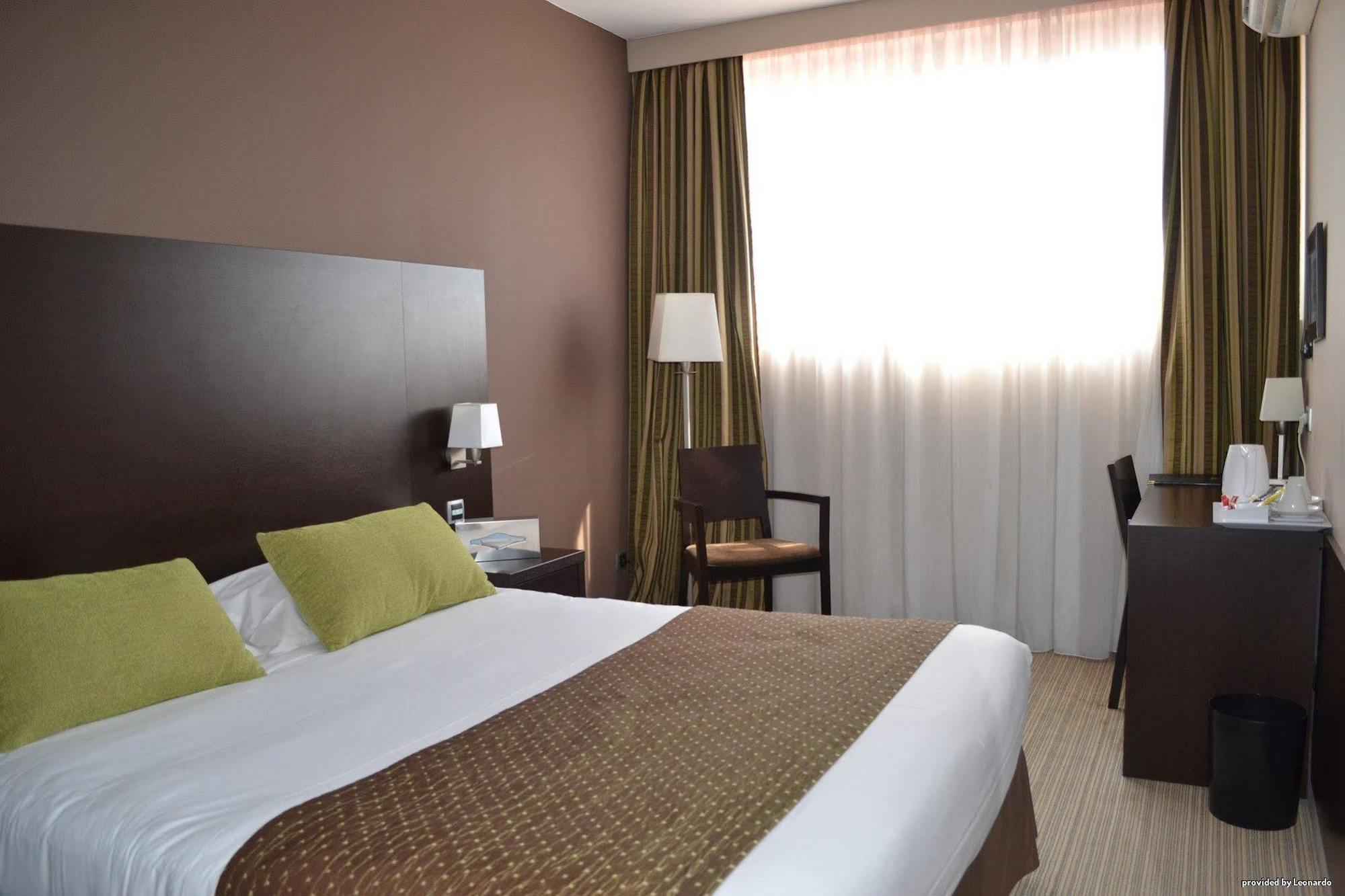 Best Western Hotel Des Barolles - Lyon Sud Бринье Екстериор снимка