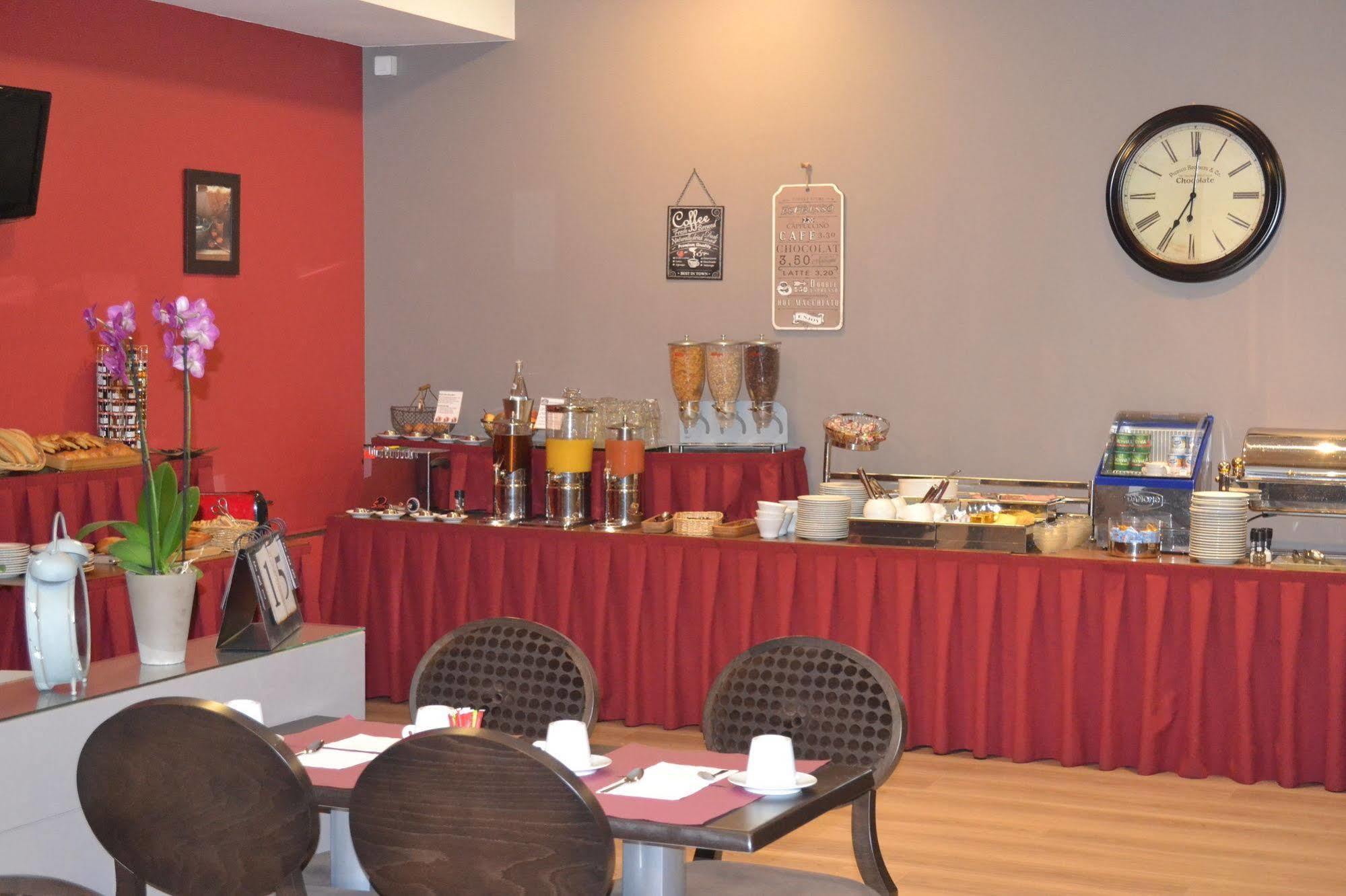Best Western Hotel Des Barolles - Lyon Sud Бринье Екстериор снимка