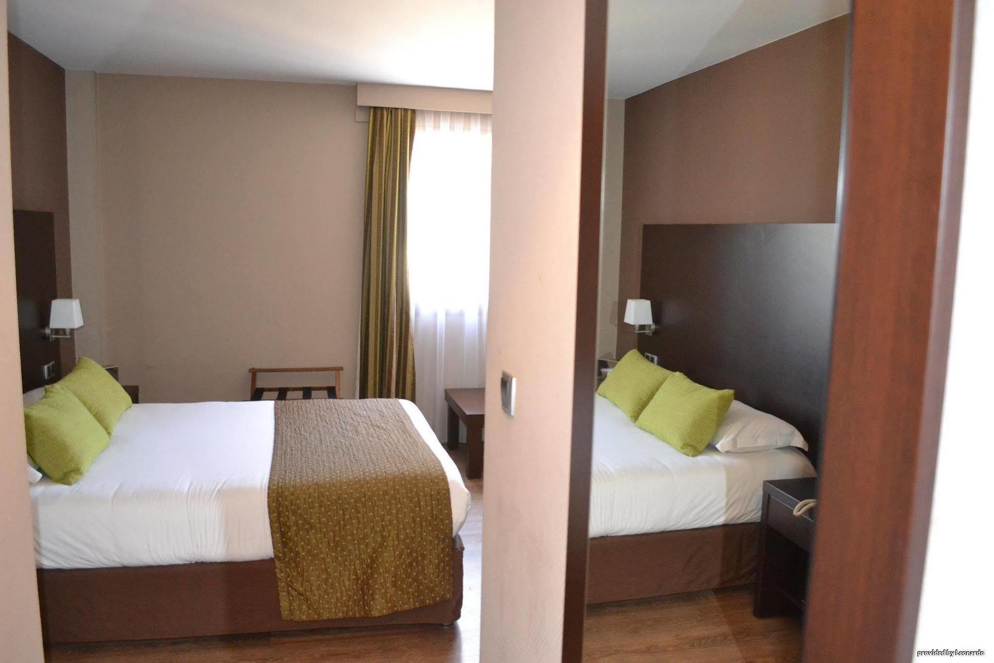 Best Western Hotel Des Barolles - Lyon Sud Бринье Екстериор снимка