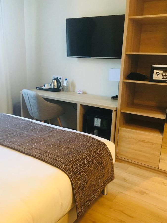 Best Western Hotel Des Barolles - Lyon Sud Бринье Екстериор снимка